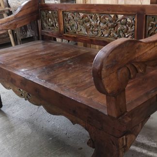 carving daybed
