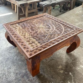 square carving table
