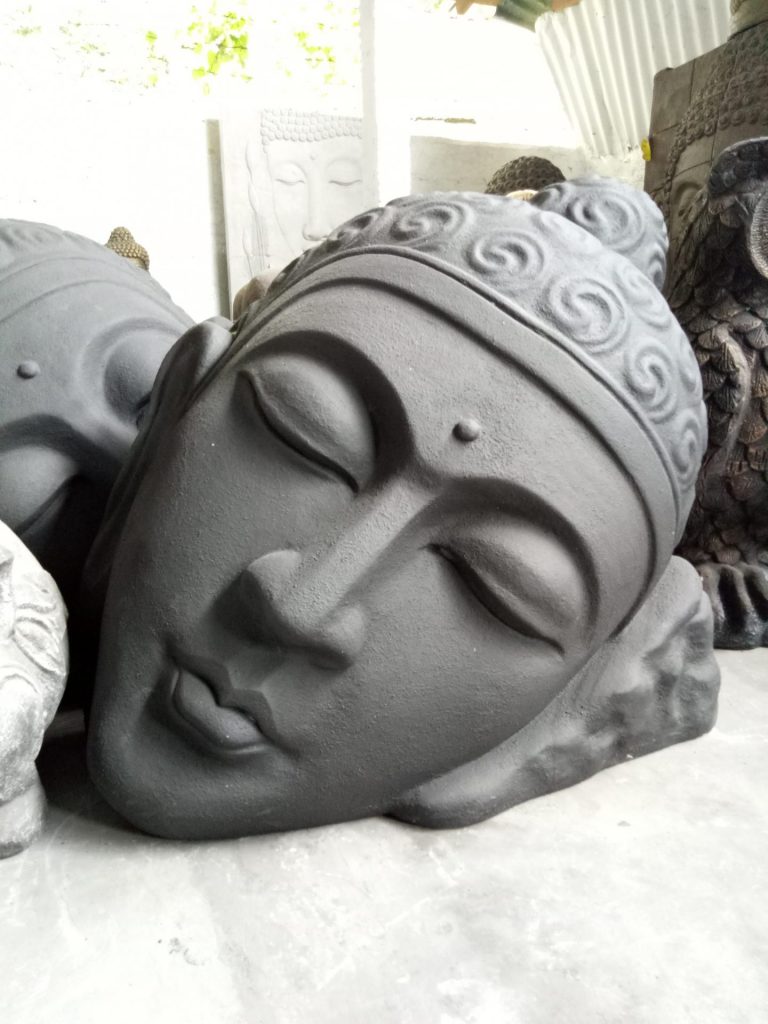 buddha head statue